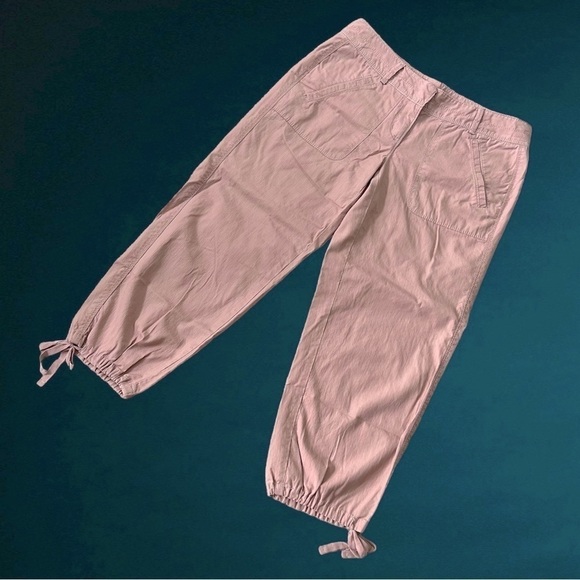 LOFT Pants - NEW LOFT Blush Cargo Capris Pants / Shorts Size 0